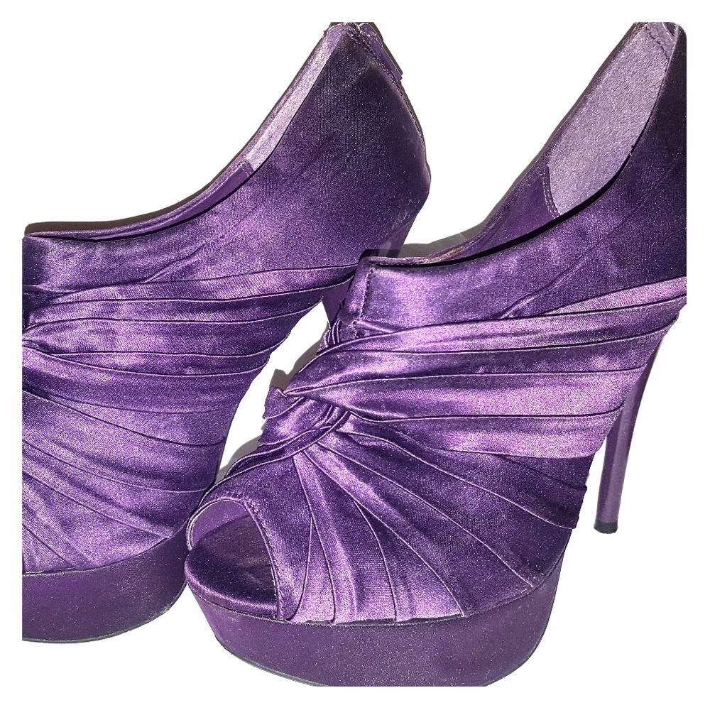 Purple twist tie heels